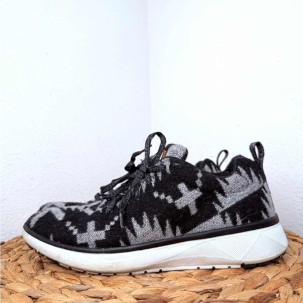 PENDLETON Sneakers laced Spider Rock water-resistant Shoes Aztec Wool Black Grey